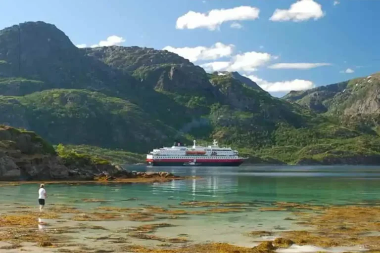 Immagine per Hurtigruten e le Meraviglie dei Fiordi Norvegesi